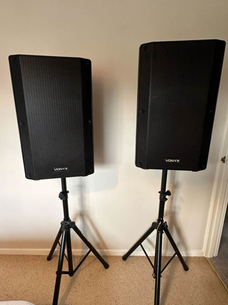 Vonyx PA System (PAT Tested) + Mixer, Stands and Leads