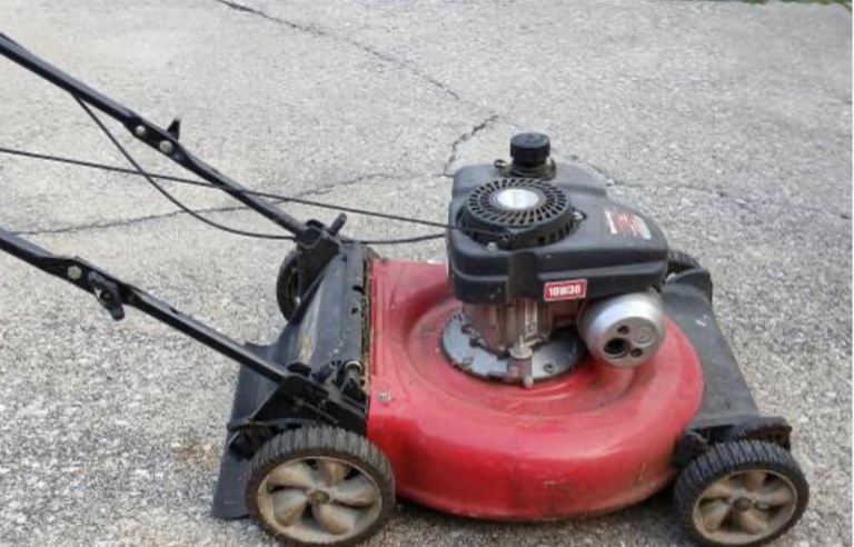 Lawn mower mechanic