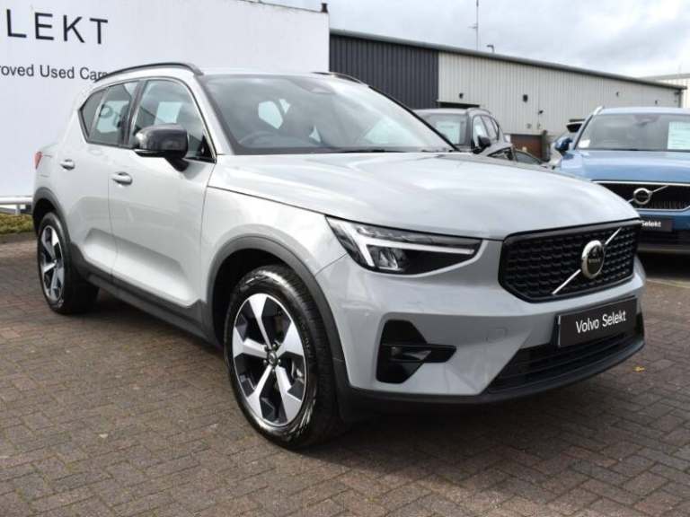 VOLVO XC40 2.0 B3P Plus Dark 5dr Auto