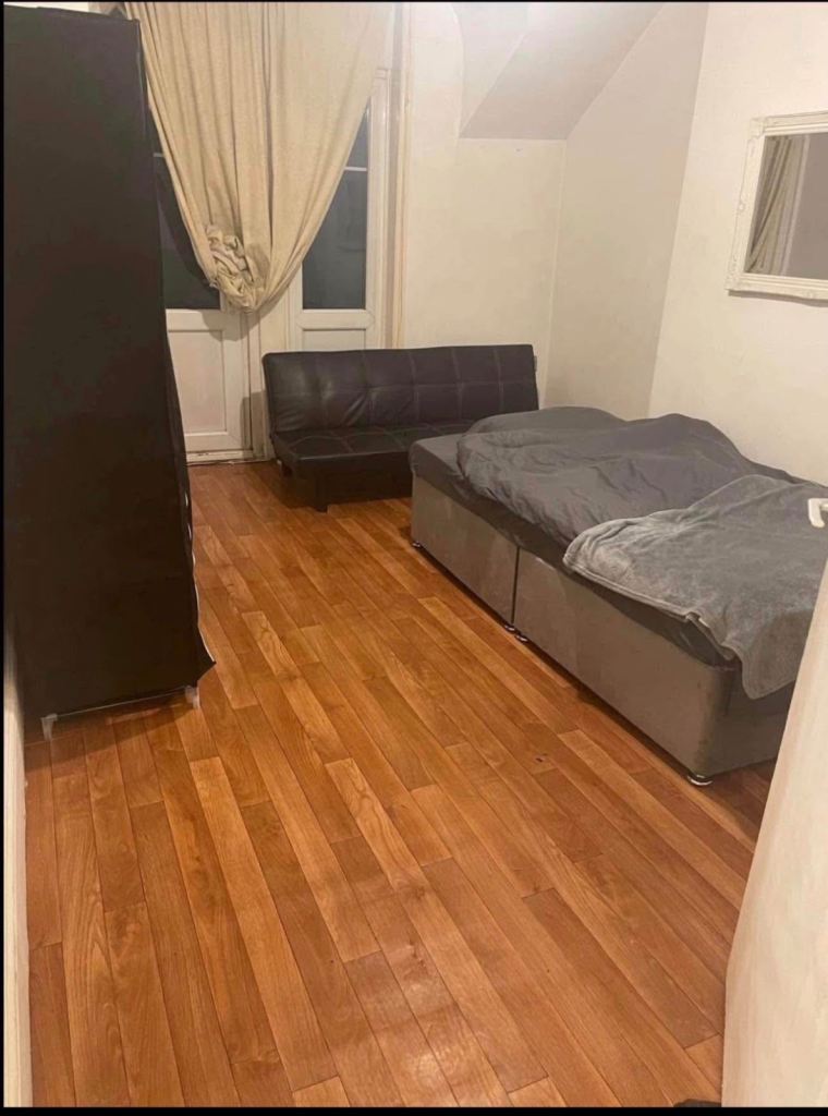 Double bed room