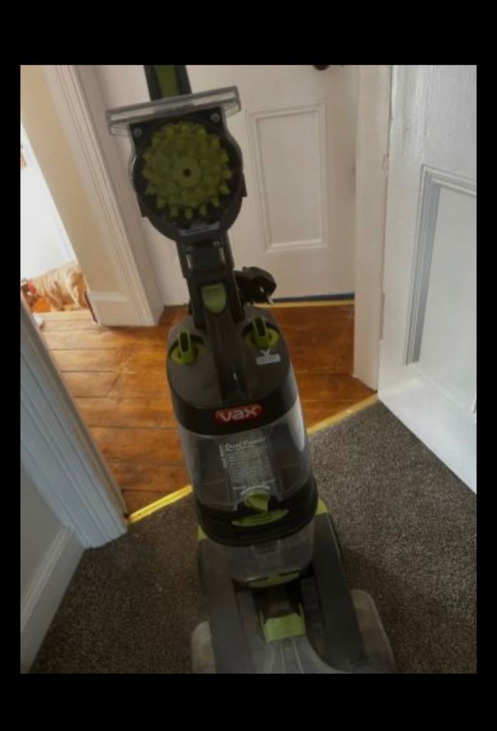 Carpet cleaner and accessories 