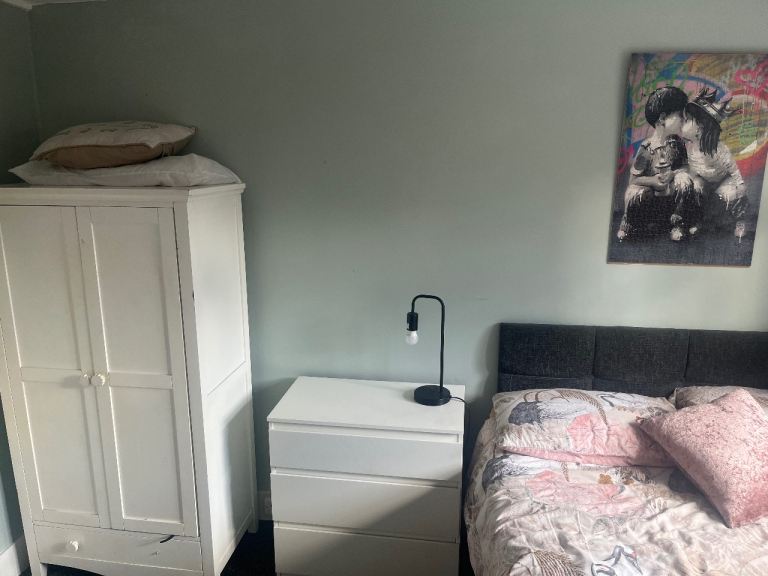 Room to rent for single person 