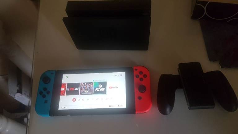 Nintendo Switch Oled £70 with charger, dock and accessories