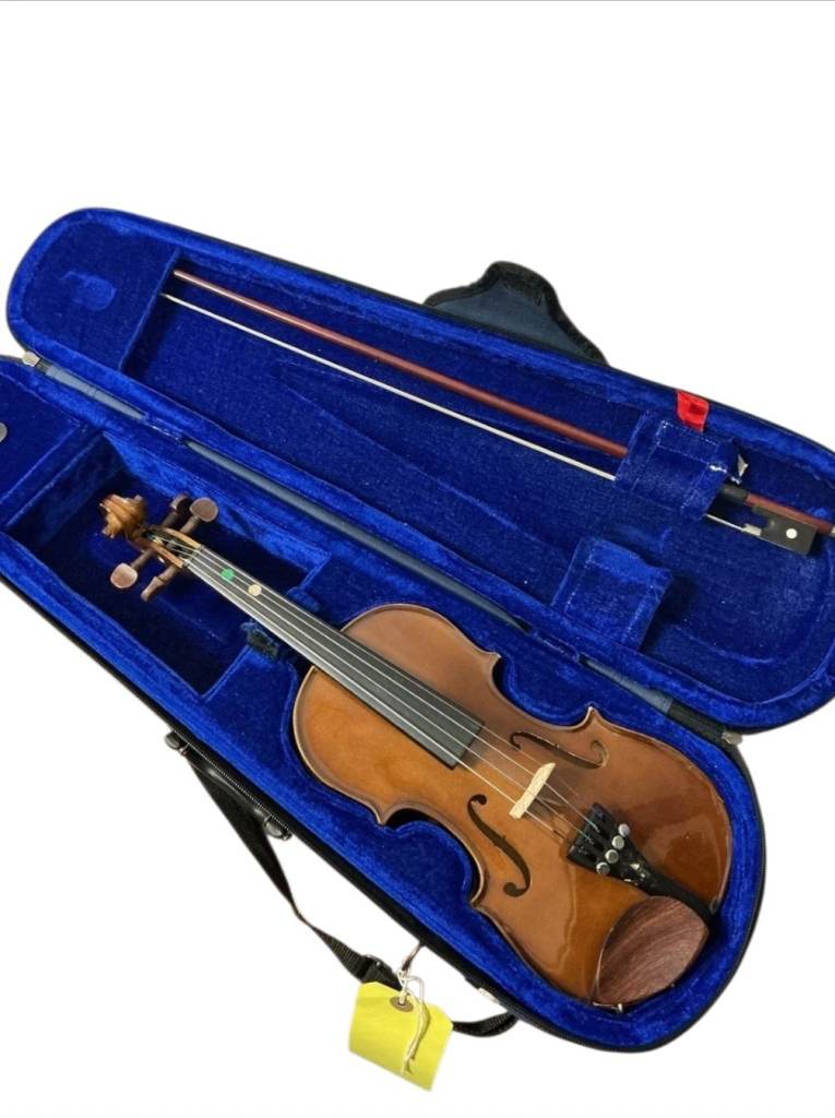 Stentor Student 1/4 Violin With Bow And Carry Case 