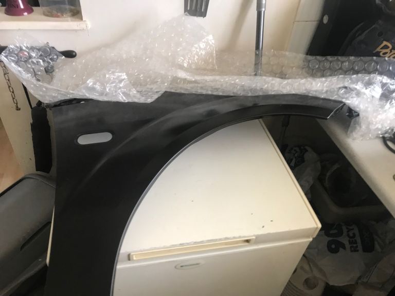 Ford Fiesta mk6 right side wing 