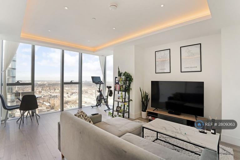 1 bedroom flat in Carrara Tower, London, EC1V (1 bed) (#2809363)