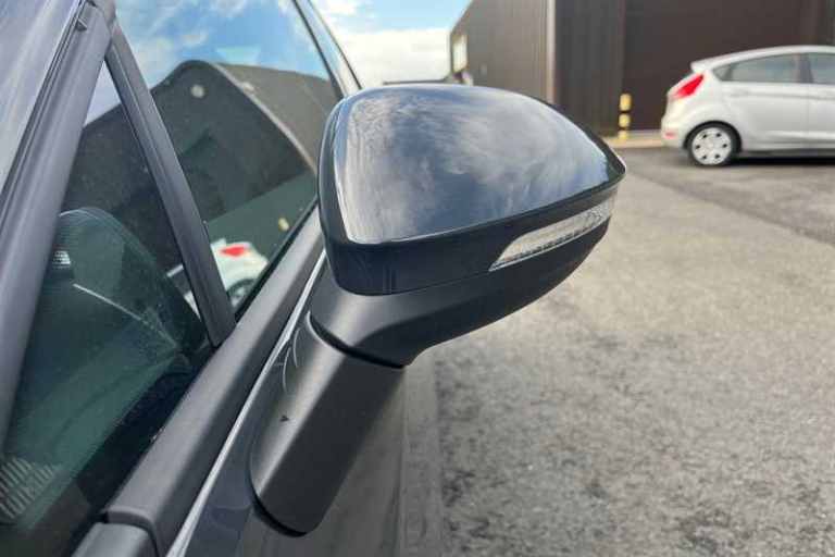 2022 Volkswagen Golf 1.5 TSI R-Line 5dr HATCHBACK PETROL Manual