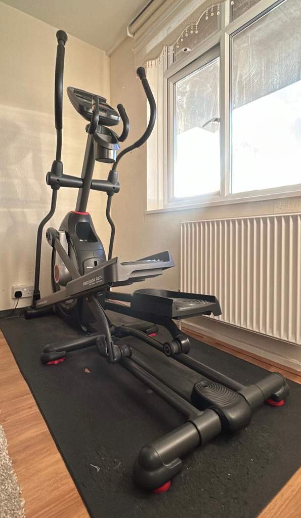 Schwinn 570E Elliptical Trainer
