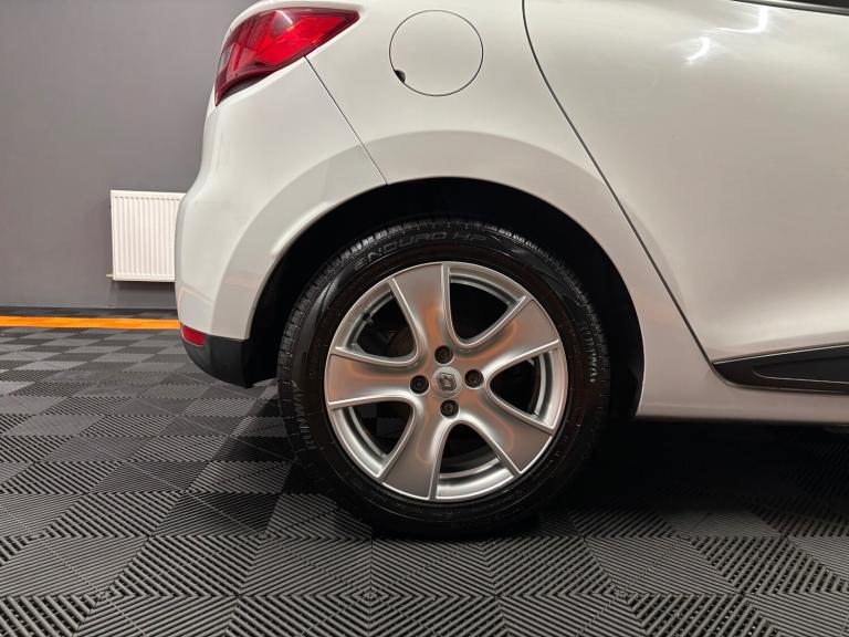 2016 Renault Clio 1.2 16V Play 5dr HATCHBACK Petrol Manual