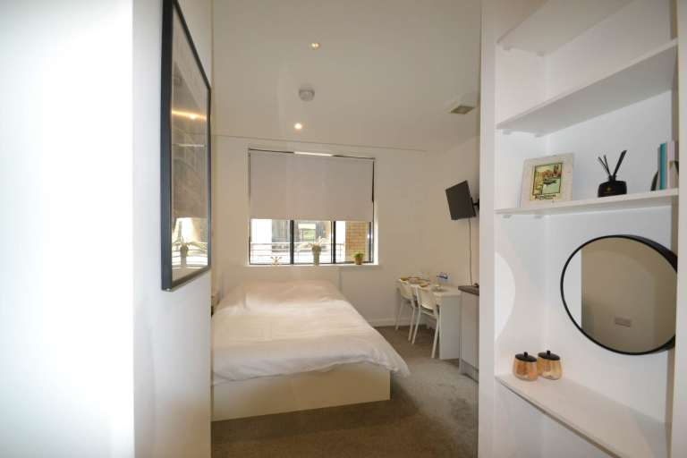 1 bedroom flat in Unit London Road, Kingston Upon Thames