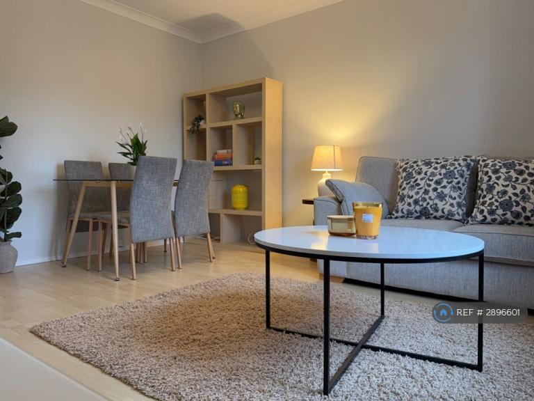 2 bedroom flat in Balbirnie Place, Edinburgh, EH12 (2 bed) (#2896601)