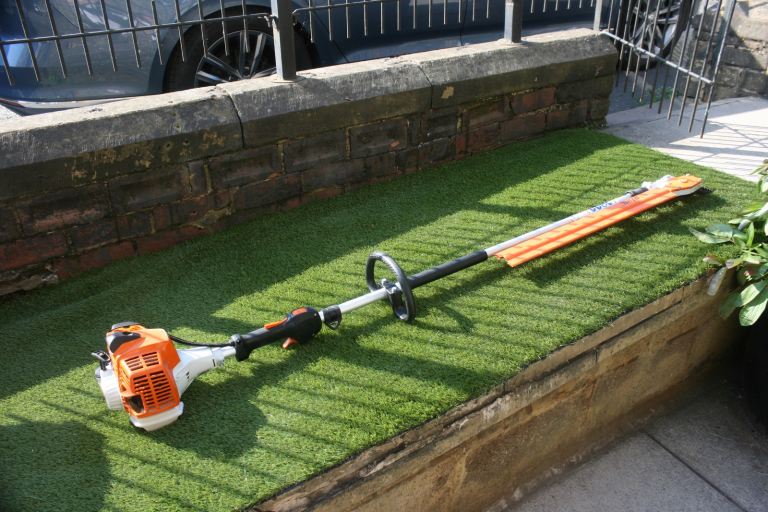 Stihl 2024 HL94K Long reach hedge trimmer, 60cm blades excellent condition like new