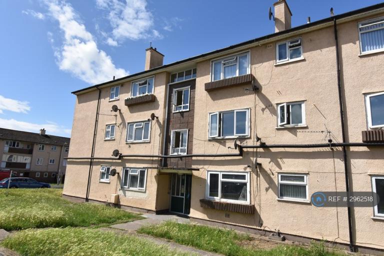 2 bedroom flat in Balfe Road, Newport, NP19 (2 bed) (#2962518)