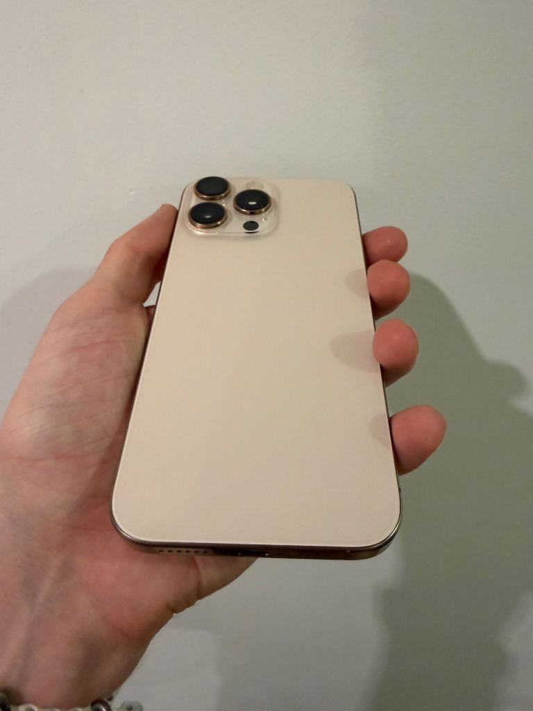 iPhone 16 Pro Max 256 GB Desert Titanium - Perfect Condition
