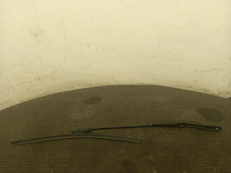 Dacia Sandero Stepway Wiper Arm 2013-2021 5 Door Hatchback