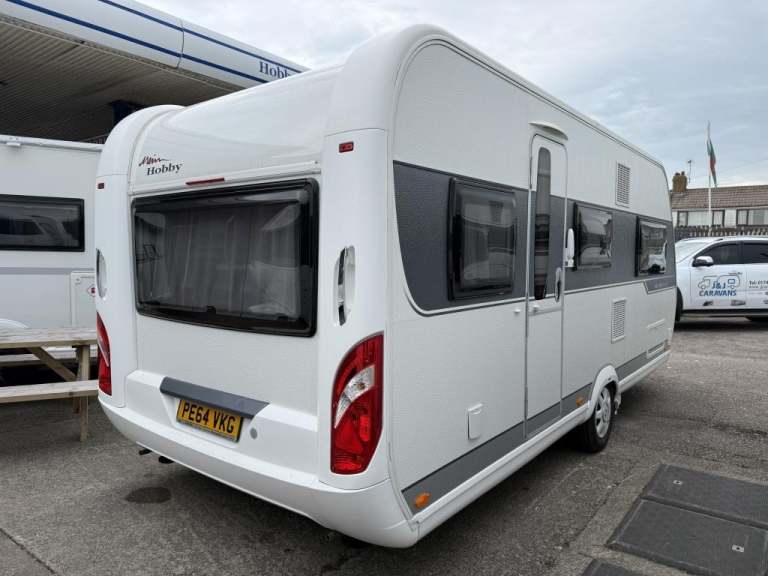 2018 HOBBY De Luxe Edition 495 UL fixed single beds