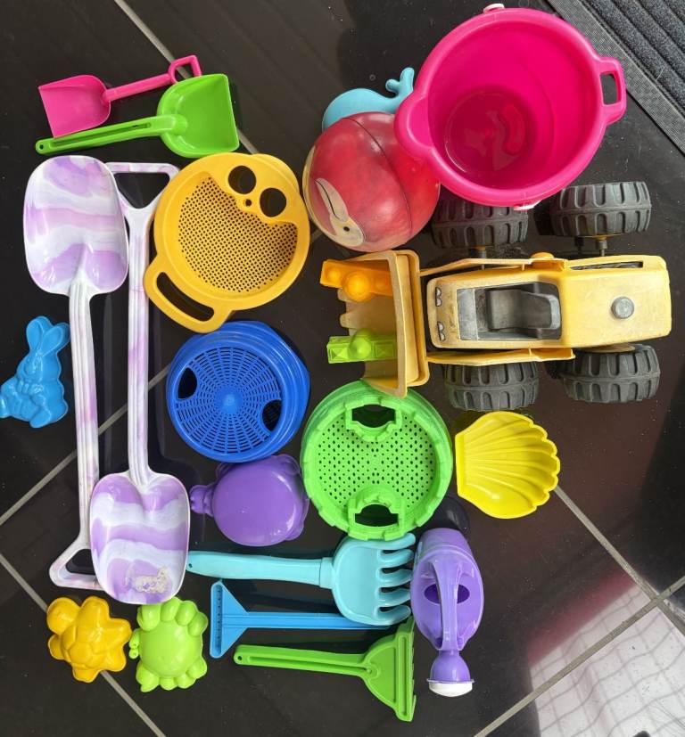 SAND TOYS, SPADES, BUCKET, SIEVES, RAKES, WATERING CAN, DIGGER TOY, SHAPES, BALL ONLY £6 CAN POST