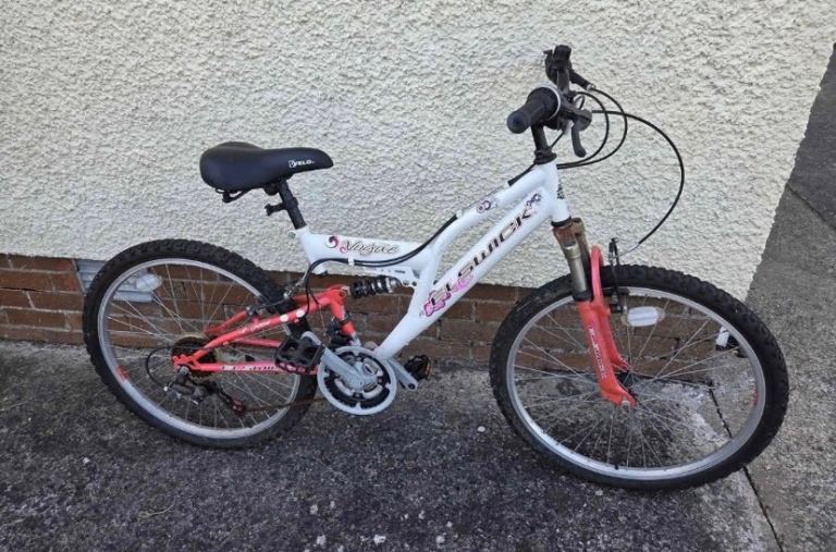 Mountain Bike girls - White & Red, Good Condition