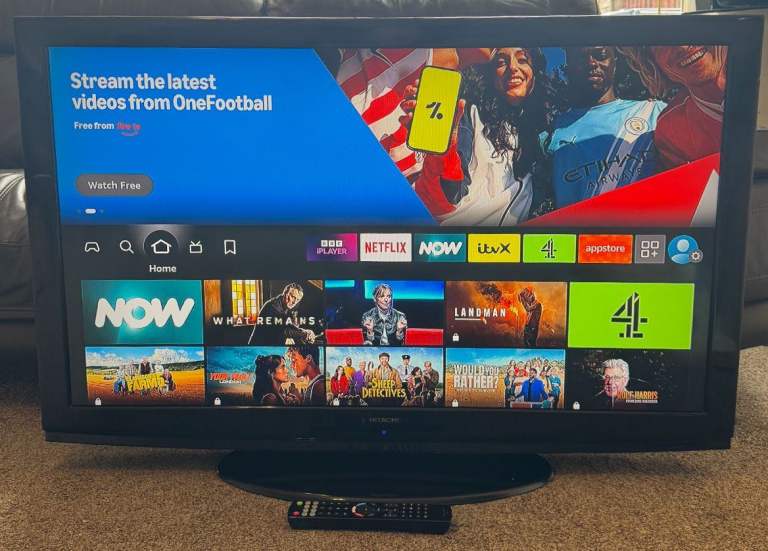 ++ Hitachi 42 Inch HD LCD TV Built In Freeview (Not Smart) ++