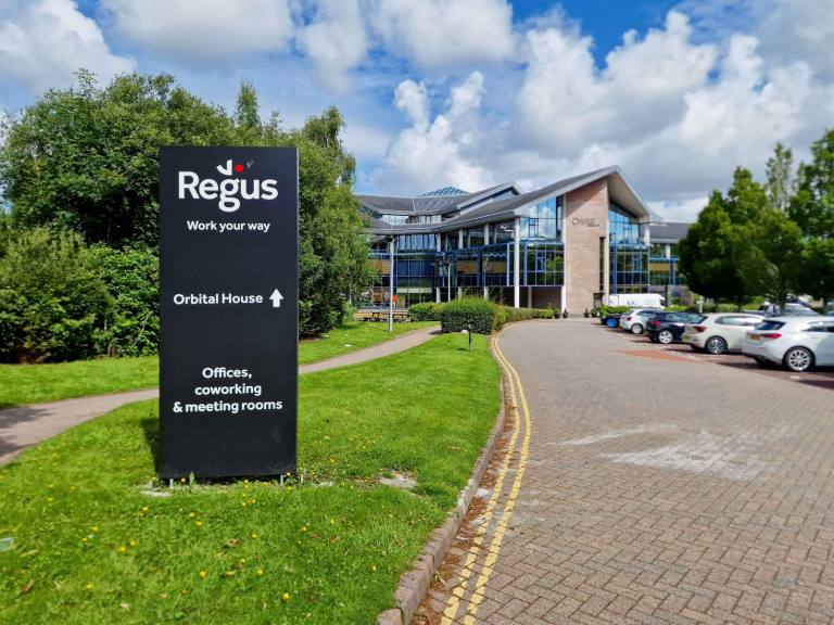 East Kilbride - G74 5PR \ Office Space for Rent - 2 Workstations