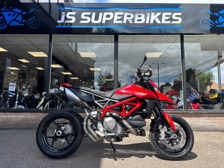 DUCATI HYPERMOTARD 950 2024 - ONE OWNER - ONLY 1809 MILES!