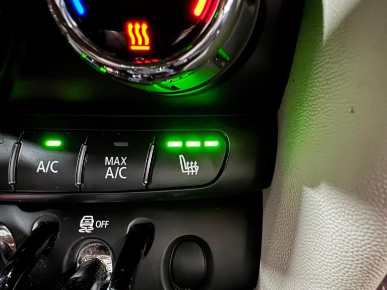 2015 MINI Hatch 1.5 Cooper 5dr HATCHBACK PETROL Manual