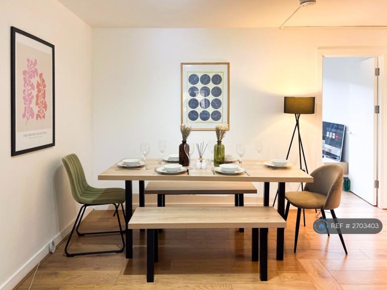 3 bedroom flat in Oakshott Court, London, NW1 (3 bed) (#2703403)