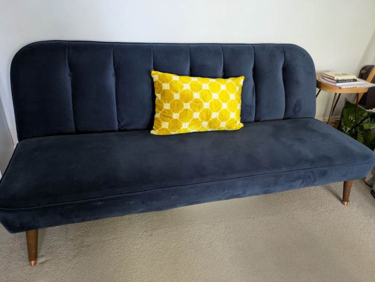 Stylish velvet sofa/sofabed