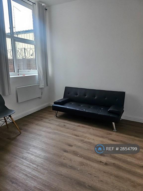 Studio flat in Eastlaith Gate, Doncaster, DN1 (#2854799)