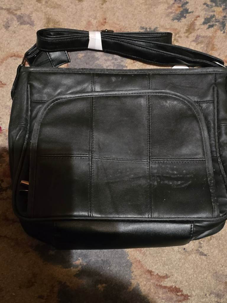 black leather handbag 