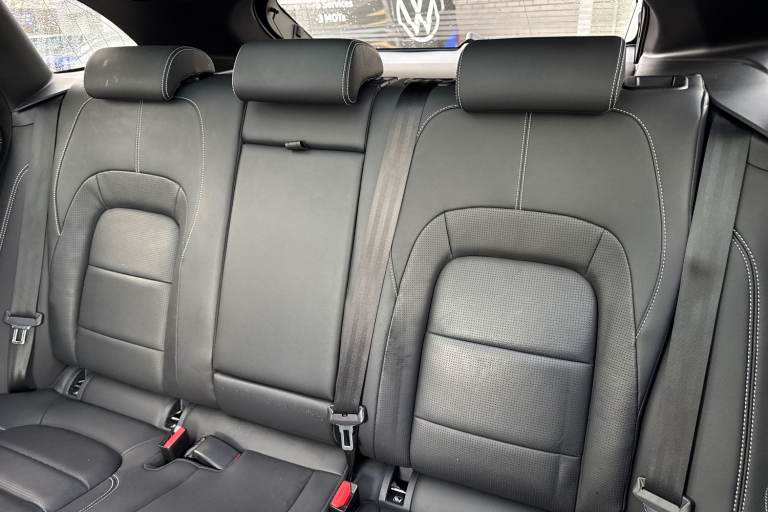 2023 Jaguar F-Pace 2.0 D200 MHEV R-Dynamic Black Auto AWD Euro 6 (s/s) 5dr SUV DIESEL Automatic