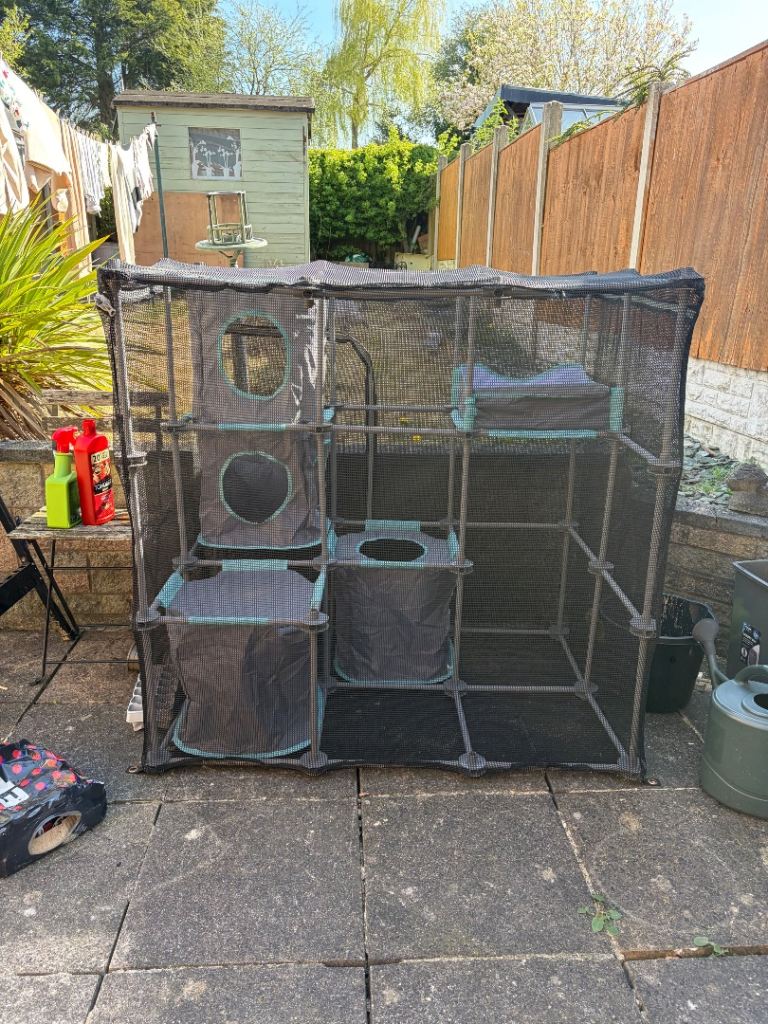 Outdoor cat pen