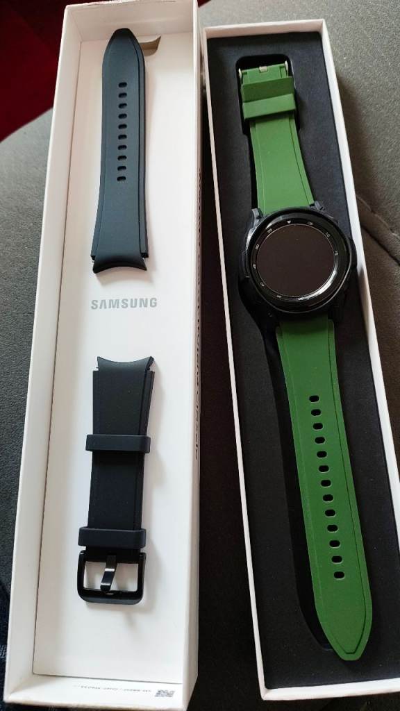Black Samsung Galaxy Watch 4 Classic 42mm LTE
