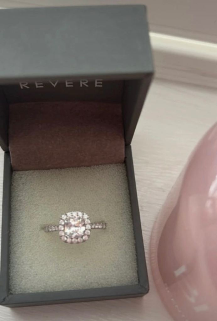 9ct white gold cubic zirconia ring 