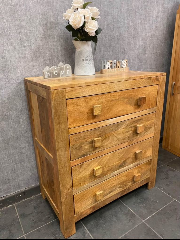 Oak Furnitureland Chest of Drawers 