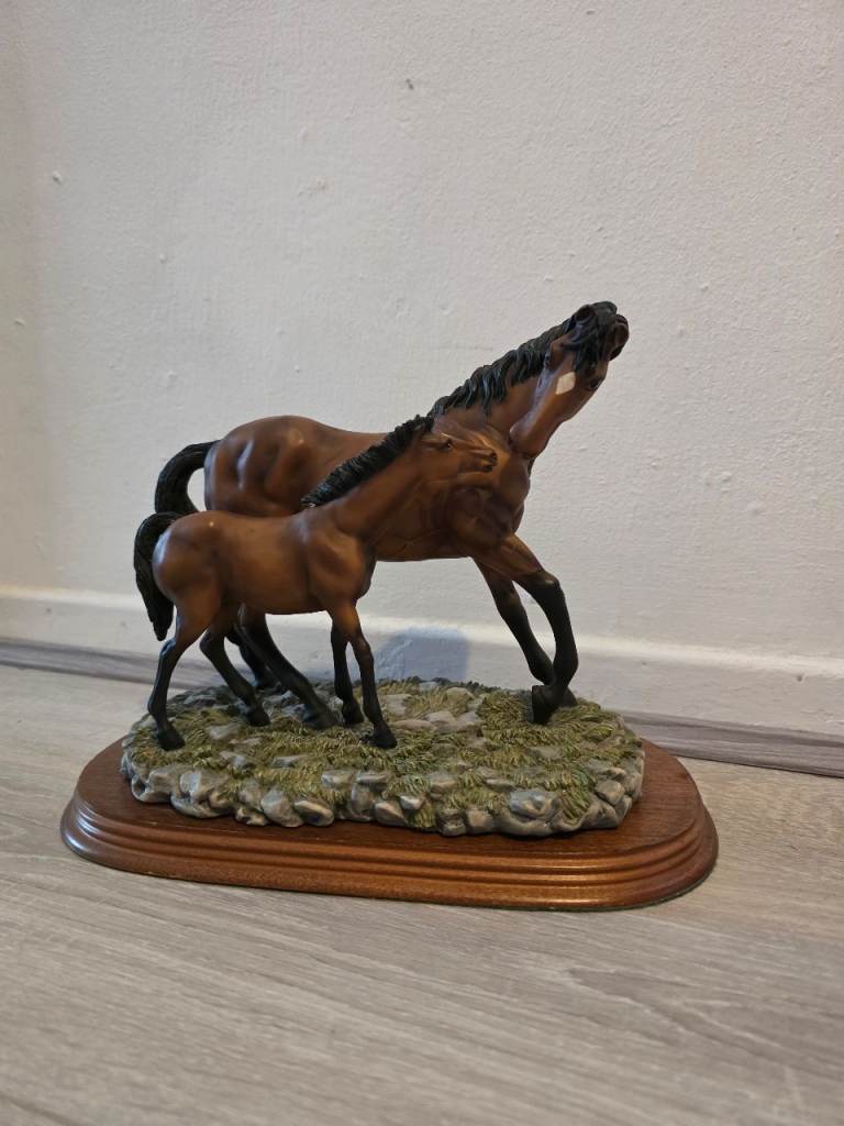 Beautiful Brown Horse and Foal Figurine on Wooden Base, Good Condition