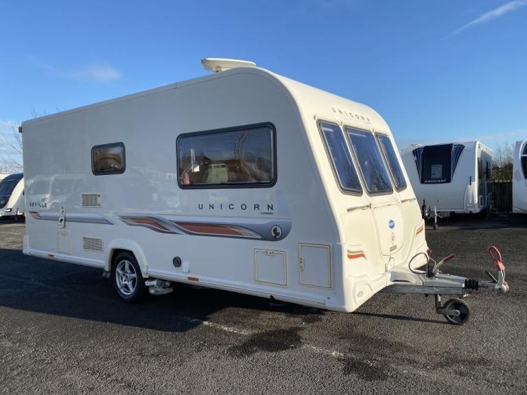2011 BAILEY UNICORN SEVILLE 2 BERTH LUXURY TOURING CARAVAN