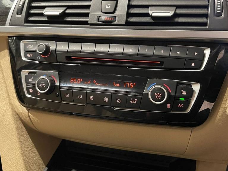 2017 BMW 3 Series 2.0 330e 7.6kWh Luxury Saloon 4dr Petrol Plug-in Hybrid Auto Euro 6 (s/s) ( Sal...