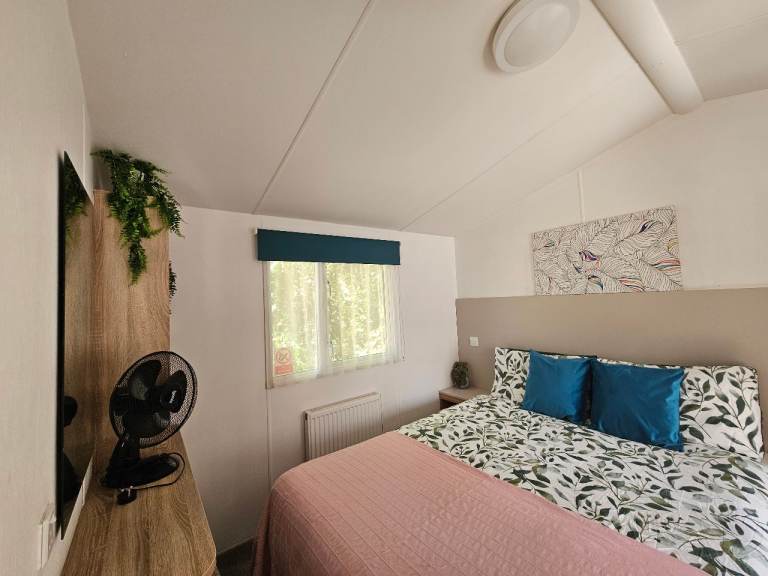 £490 for 7 nights short break near Bournemouth Check-in on 05/Sep