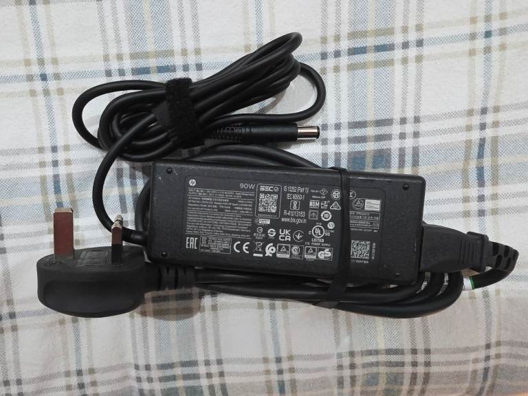 HP 90W Laptop Charger with UK Plug – Good Condition