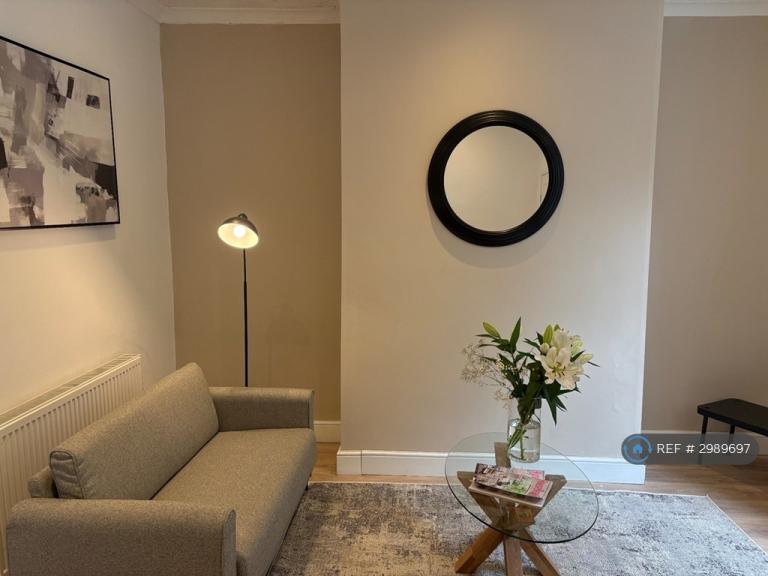 3 bedroom house in Croft Lane, Bury, BL9 (3 bed) (#2989697)