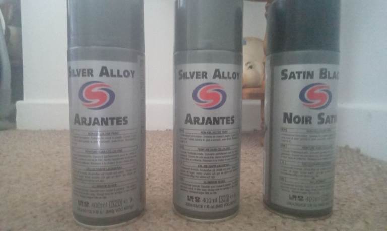 NEW ALLOY CAR SPRAY PAINT GREY X 2 WITH FREE BLACK SPRAY IF WANTED. 
