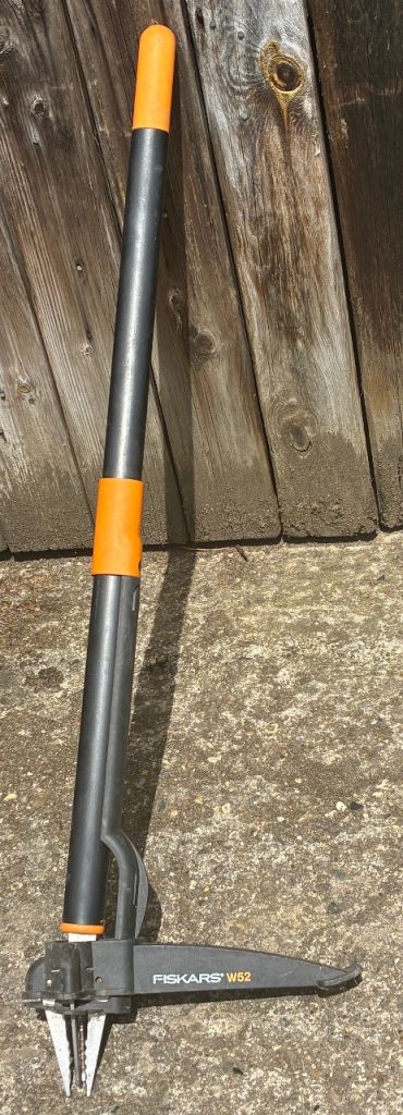Fiskars W52 Weed Puller - Hardly Used