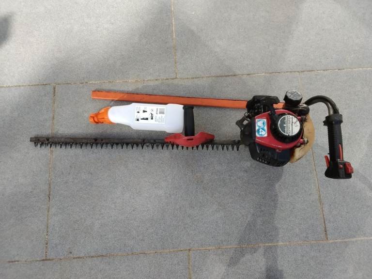 Hedge cutter 