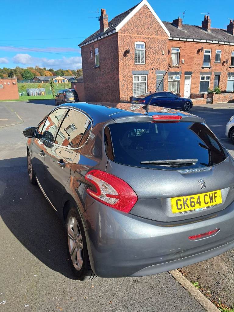 Peugeot, 208, Hatchback, 2014, Manual, 1199 (cc), 5 doors