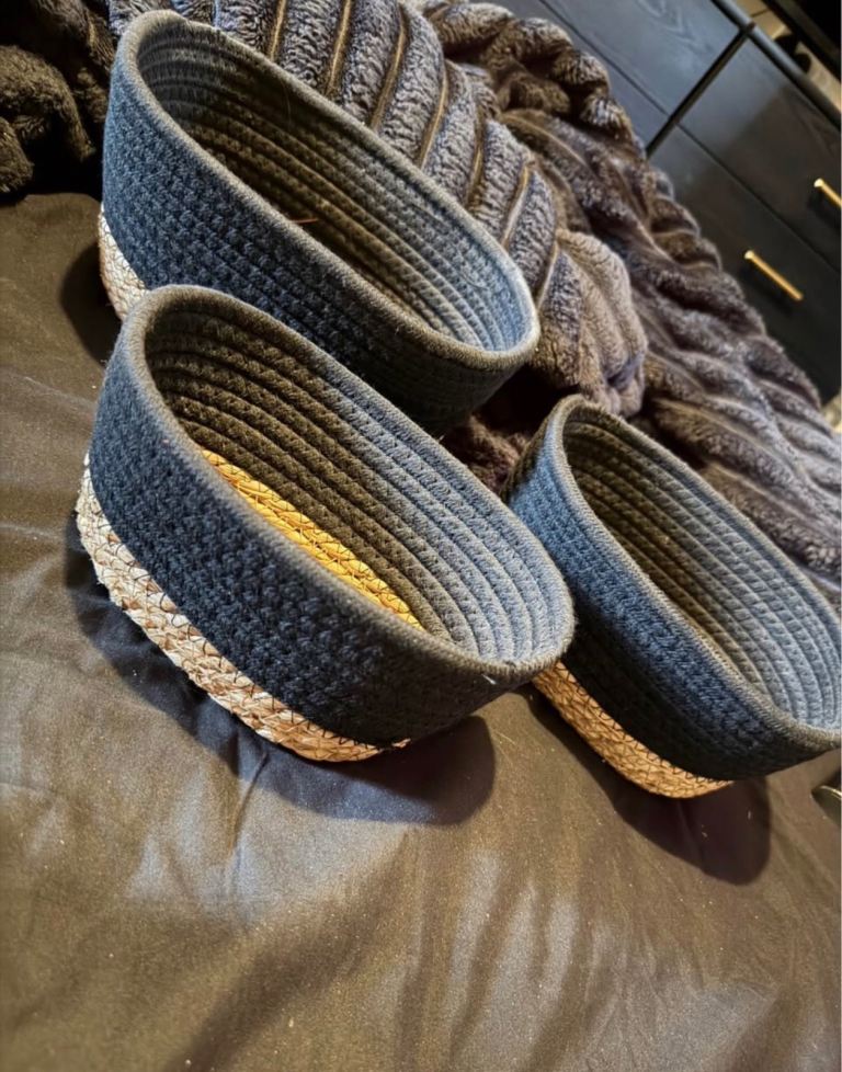 3x wicker baskets “black” 