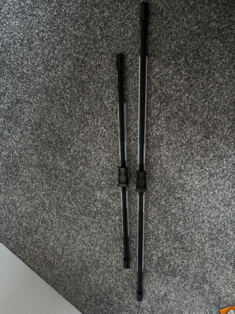 Halfords front wiper blades - brand new 