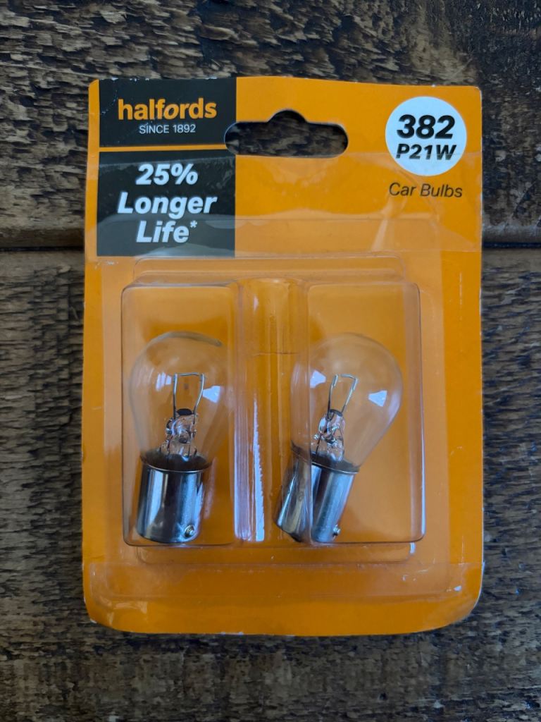 Halfords bulbs P21W