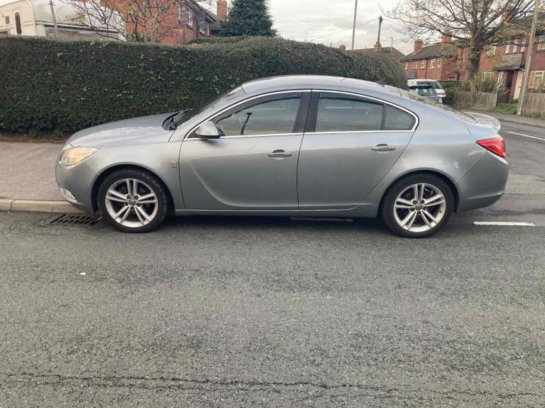 Cheap Vauxhall, INSIGNIA, Hatchback, 2010, Manual, 1956 (cc),5 doors for sale in Middleton, West Yorkshire