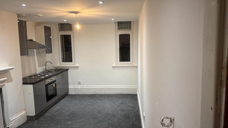 One Room to let 